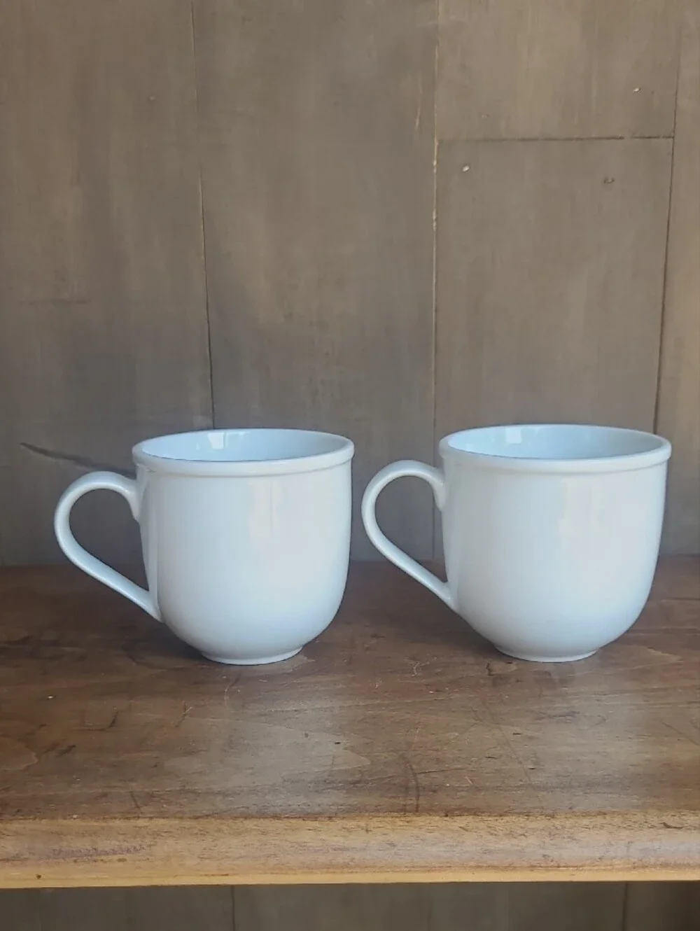 EUC Crate&Barrel Cafeware II Mugs White Ceramic or Porcelain Coffee Cup Set of 2